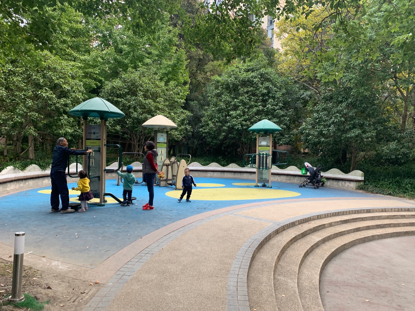 高行鎮(zhèn)綠地居委健身苑點(diǎn)3