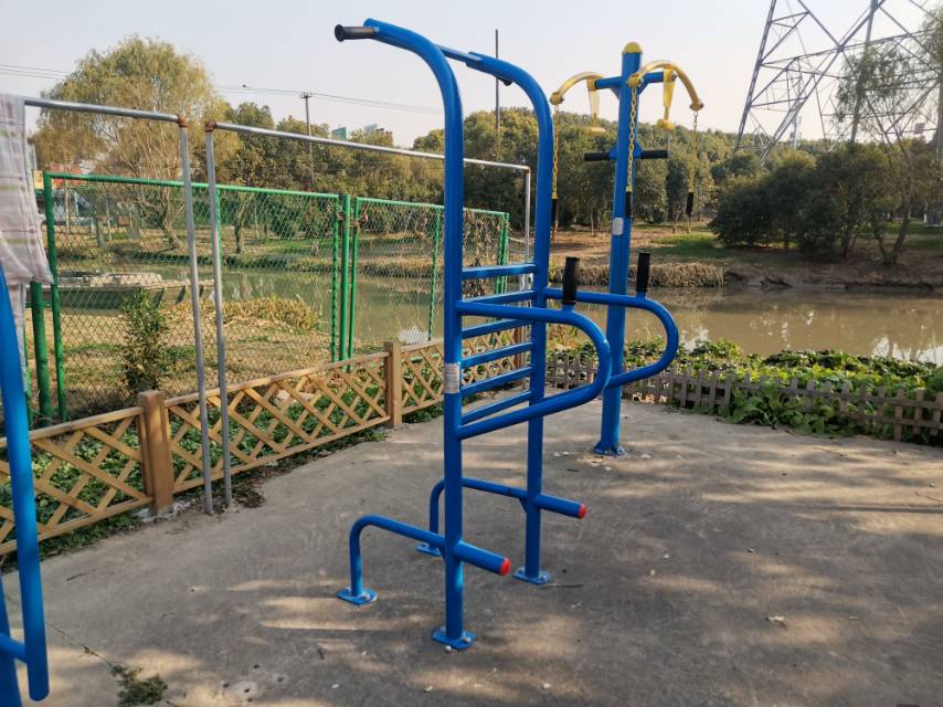 多功能訓(xùn)練器 多功能訓(xùn)練器