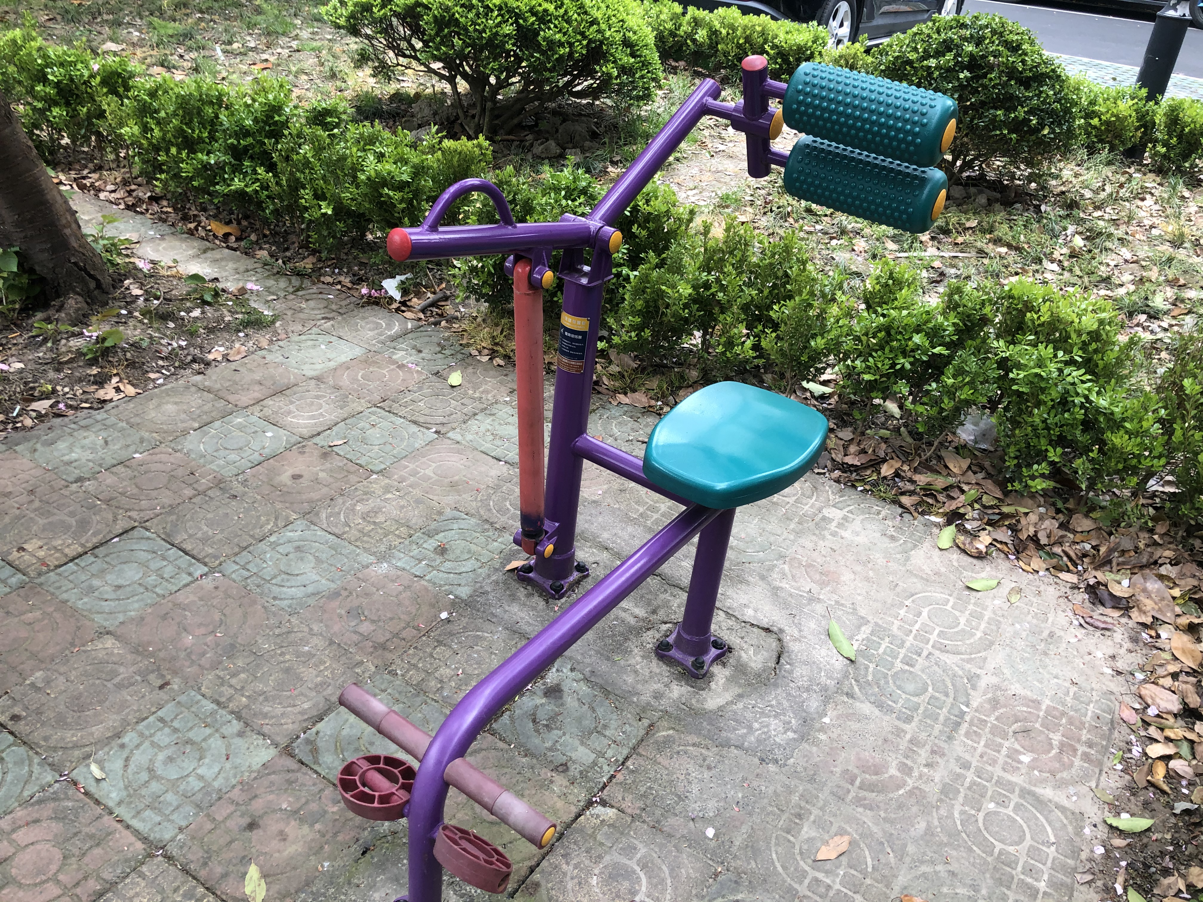 嚴(yán)橋路58弄健身點(diǎn)