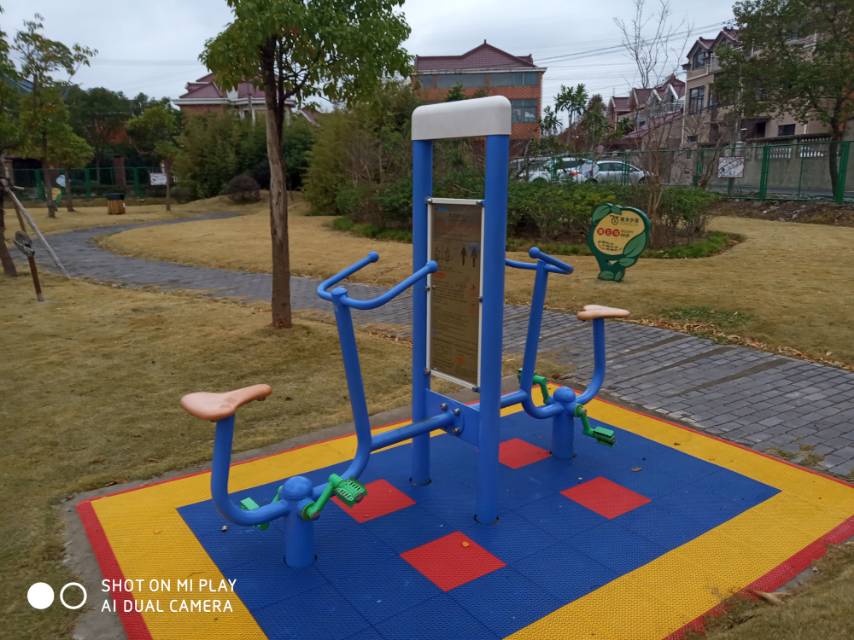 雙立柱健身車 雙立柱健身車