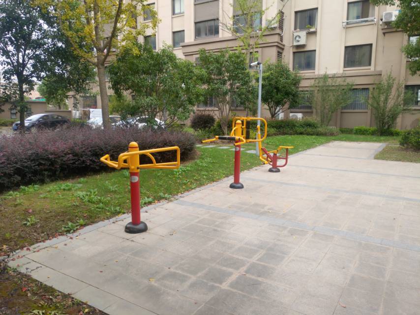 金日居委東苑健身點3