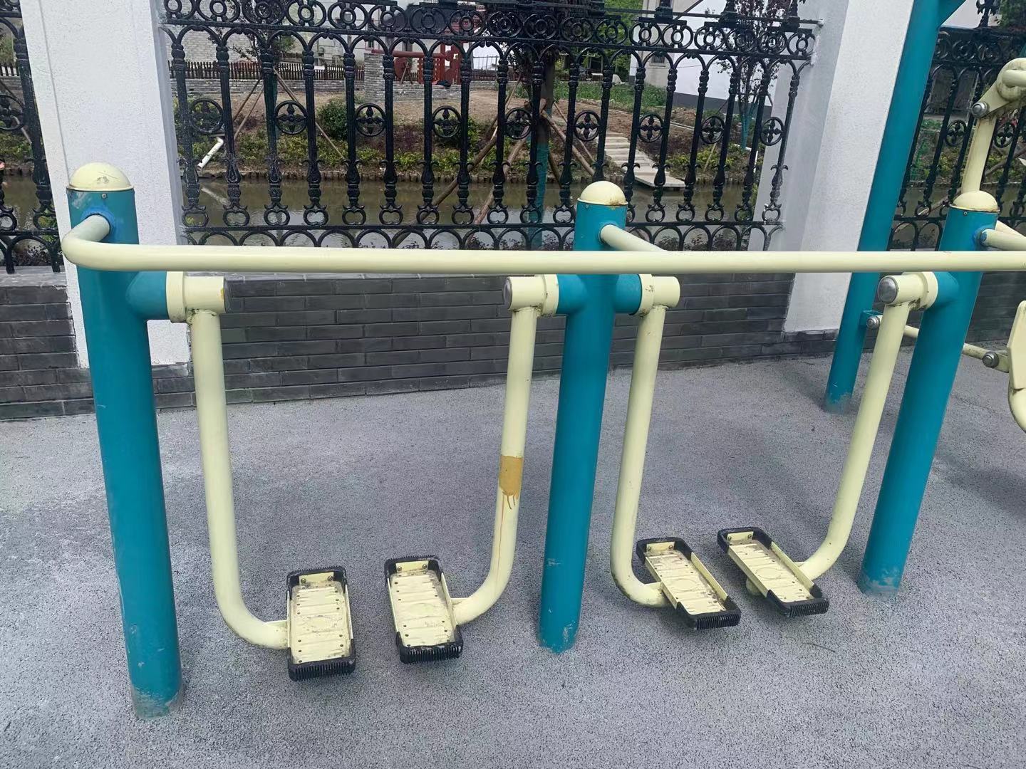 二位智能太空漫步機(jī)