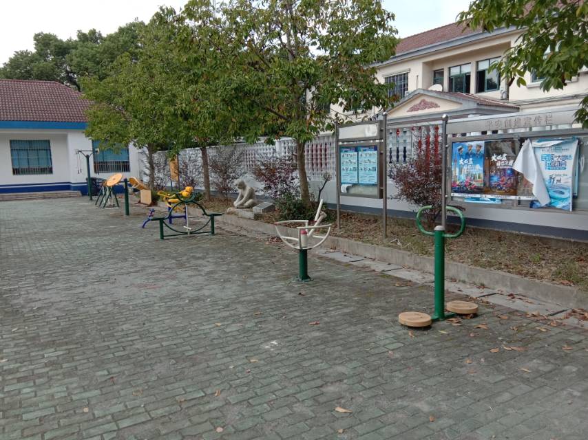 許家草村百姓戲臺(tái)健身點(diǎn)