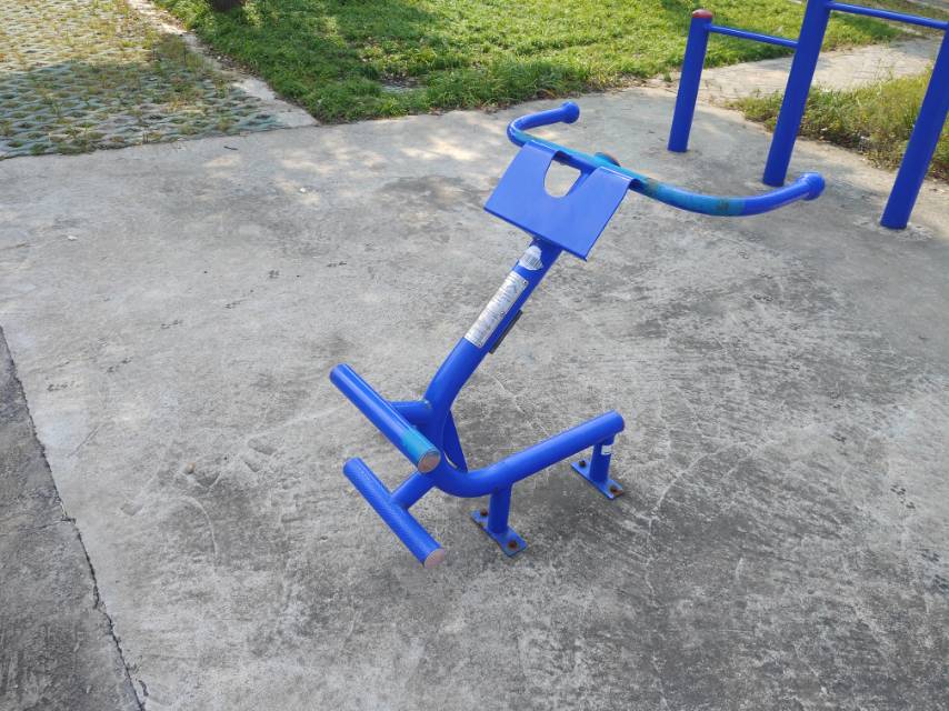 背肌訓(xùn)練器