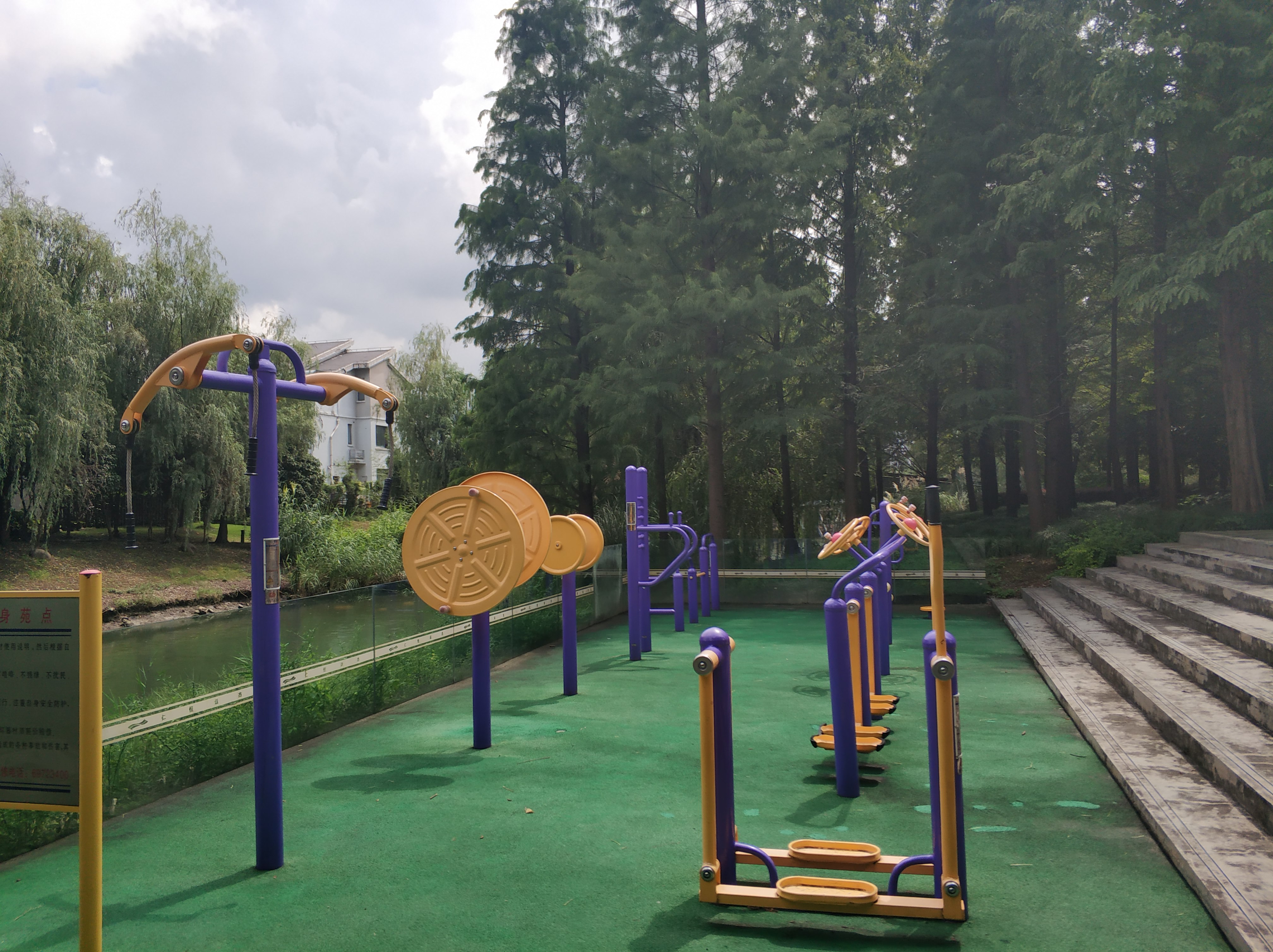 青華社區(qū)健身苑點3