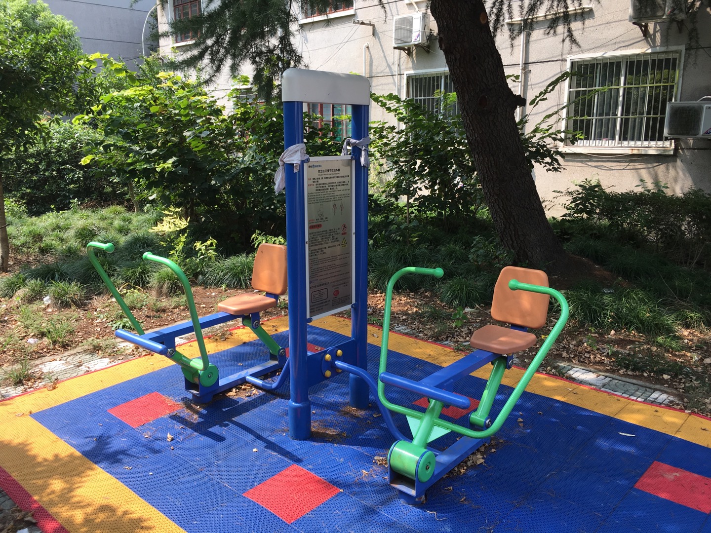 雙立柱平推平拉訓(xùn)練器 雙立柱平推平拉訓(xùn)練器