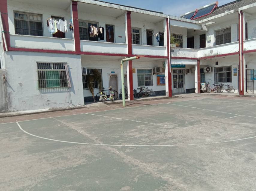 新鎮(zhèn)籃球場(chǎng)