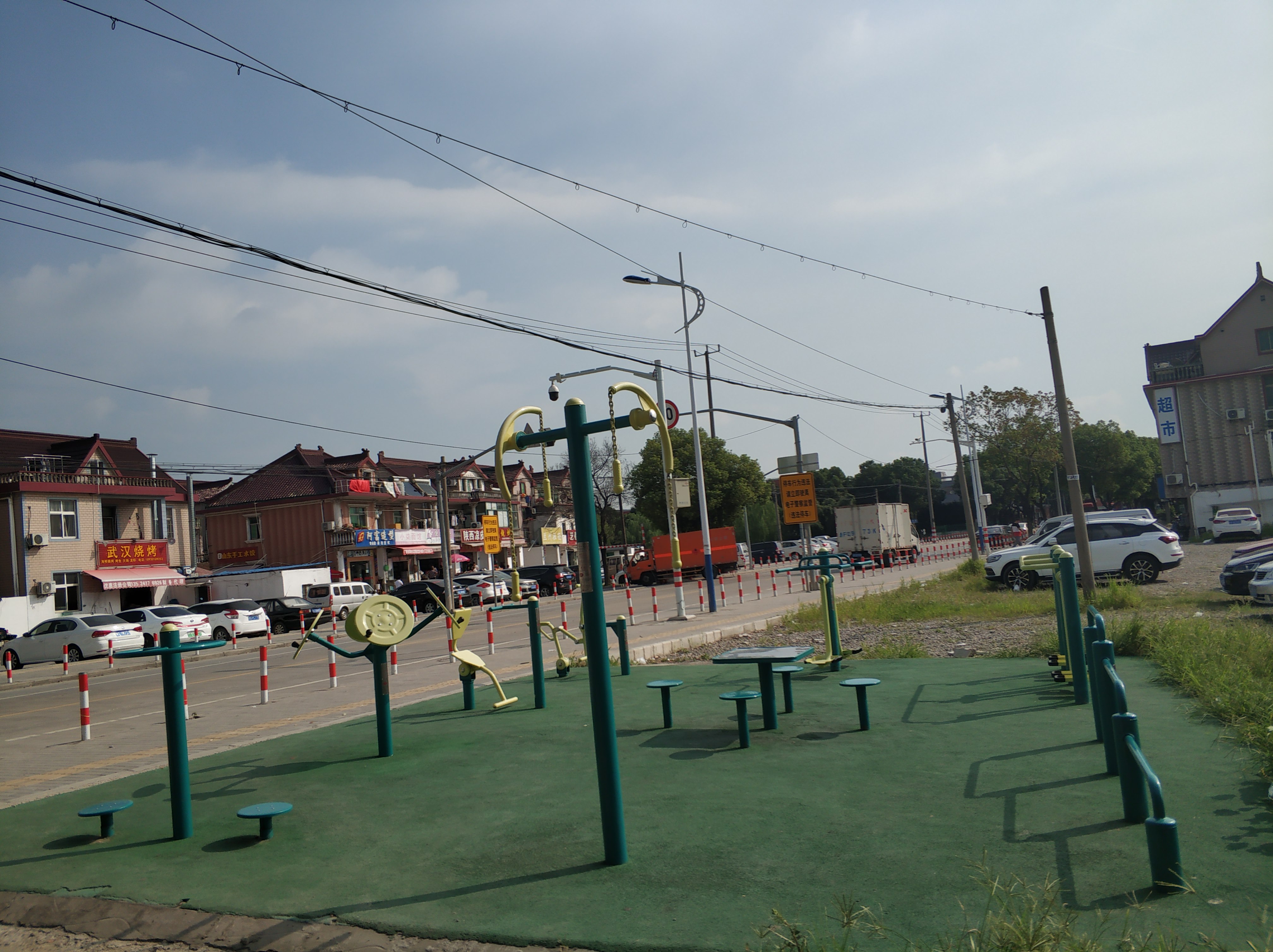 青山居委會（崧秀路崧達路）健身苑點