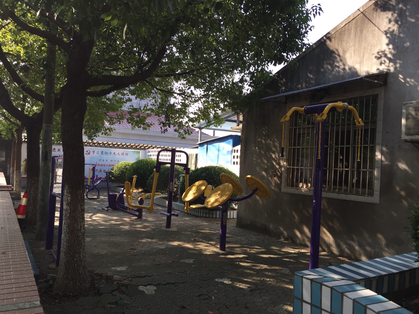 紅旗村村委健身點(diǎn)