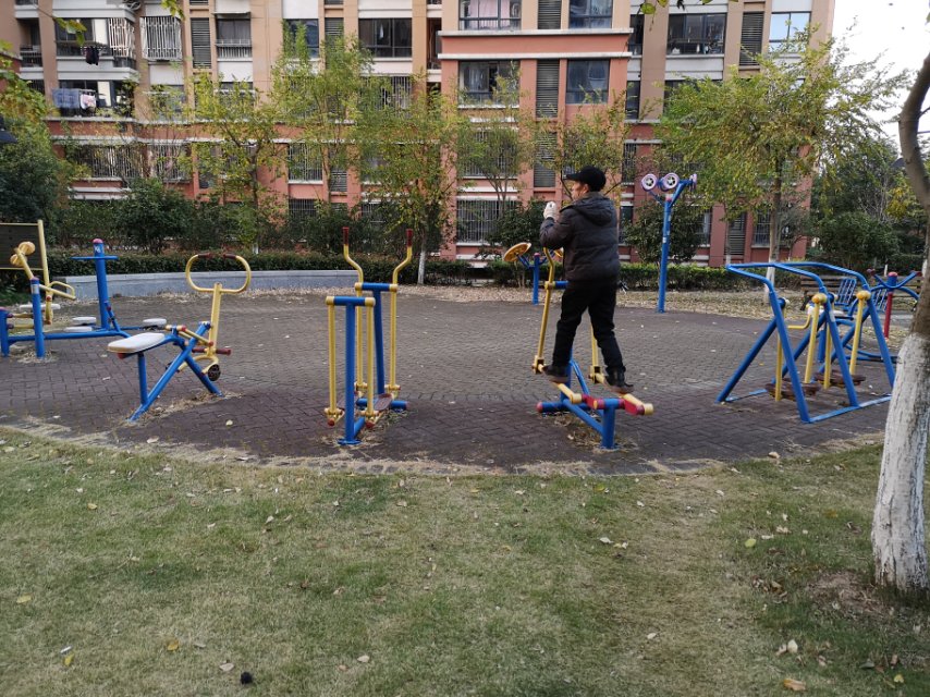 高木橋路居委健身苑點(diǎn)