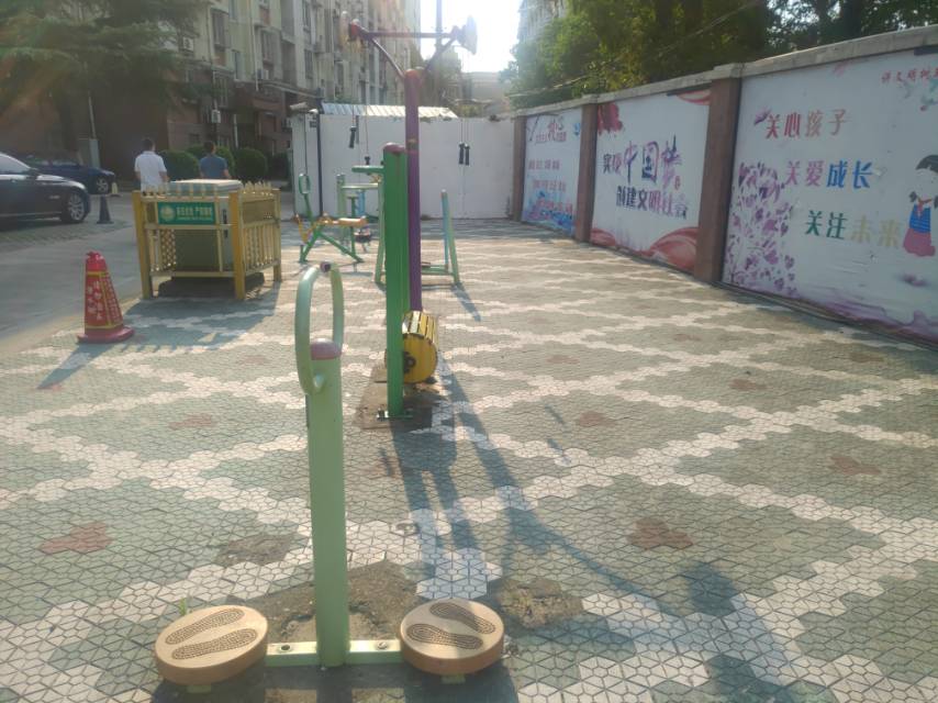 太平北龍?zhí)段鱾?cè)健身點(diǎn)