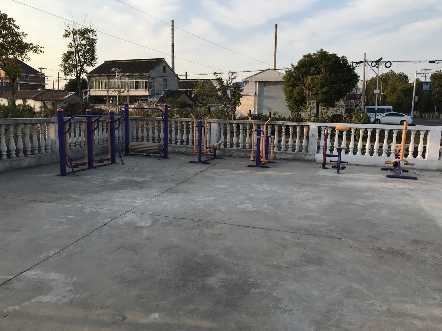 華亭鎮(zhèn)聯(lián)三村1組健身點(diǎn)