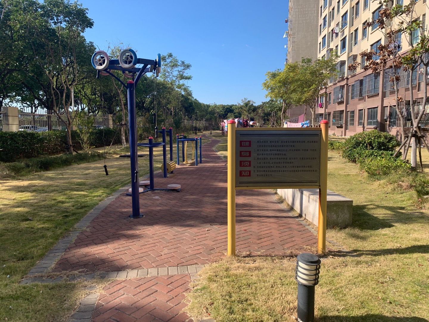 浦東新區(qū)高東鎮(zhèn)欣連苑居委會健身苑點(diǎn)6