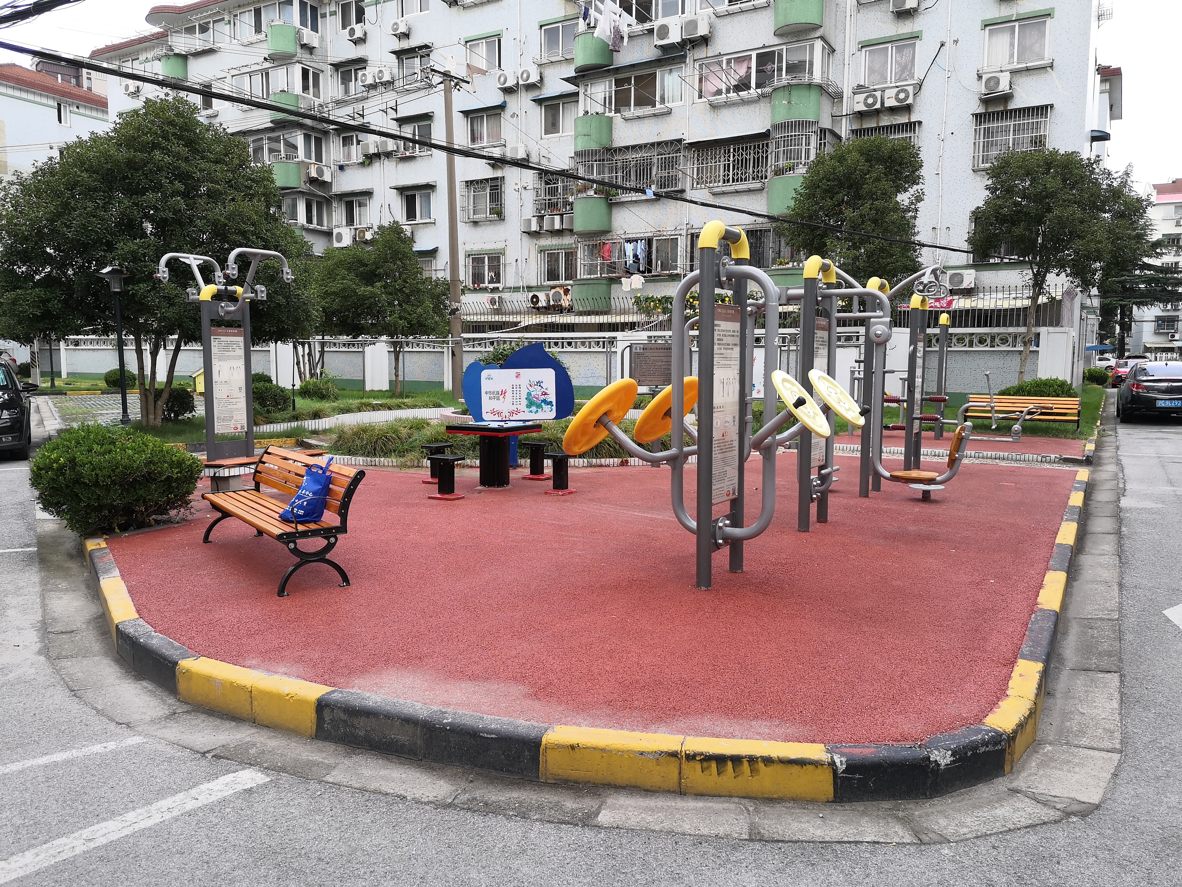 慶陽(yáng)社區(qū)二村健身點(diǎn)