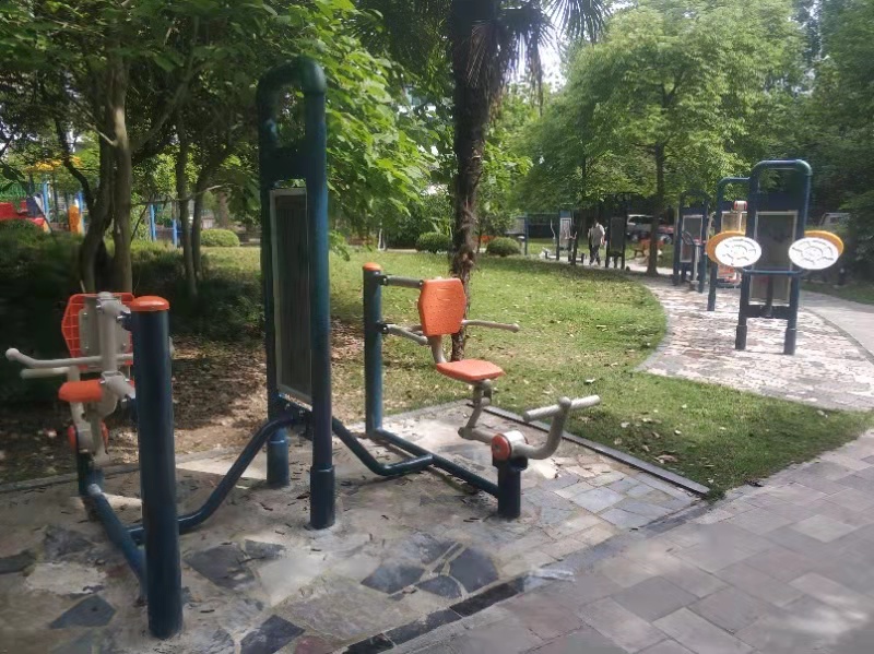 多功能訓(xùn)練器