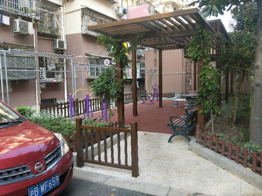 春房小區(qū)健身點