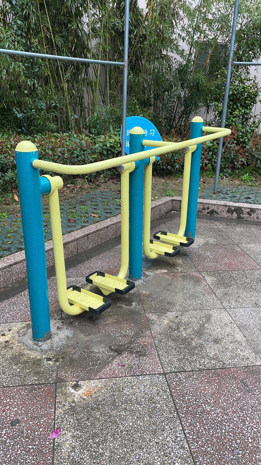 二位智能太空漫步機(jī)