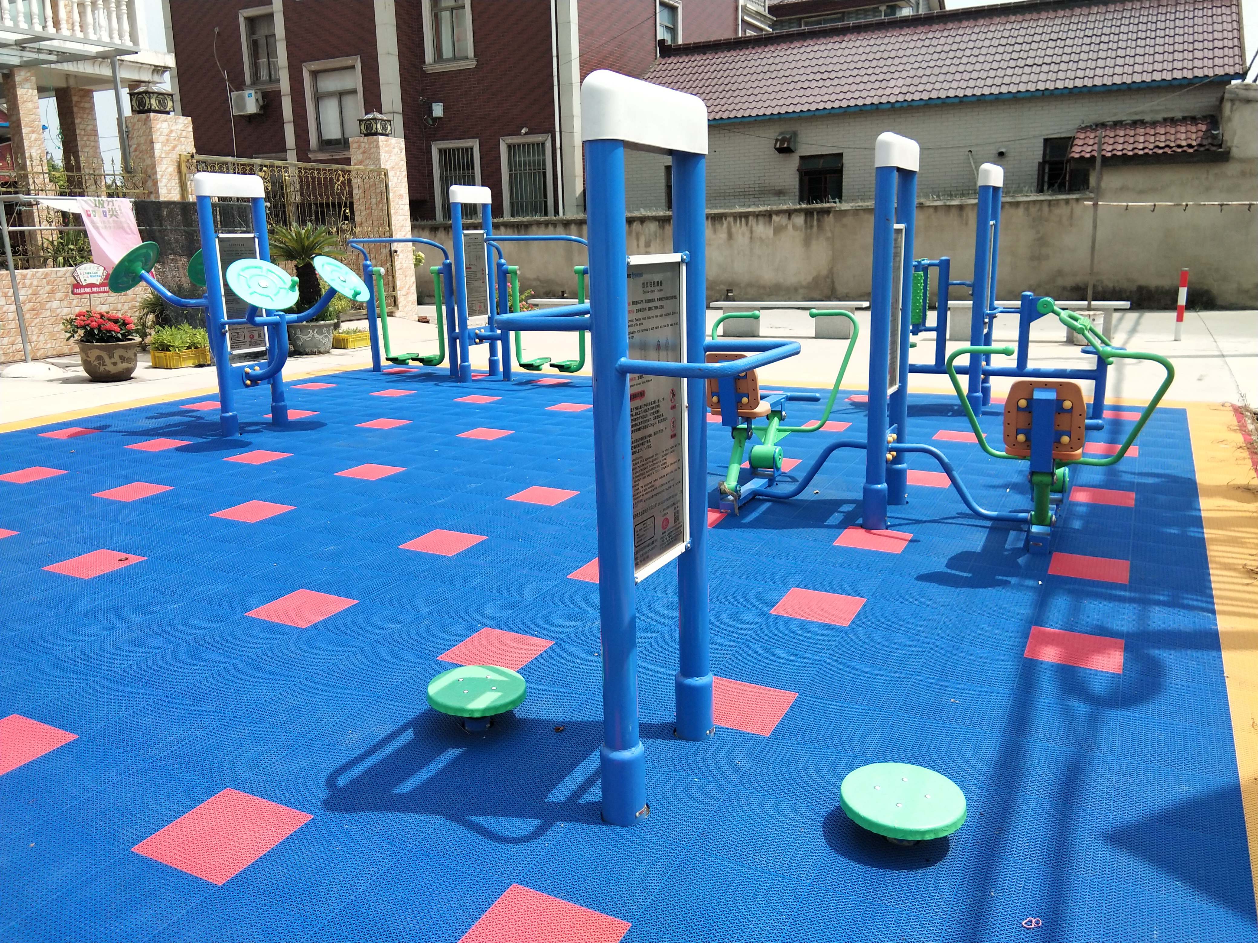 雙立柱扭腰器 雙立柱扭腰器