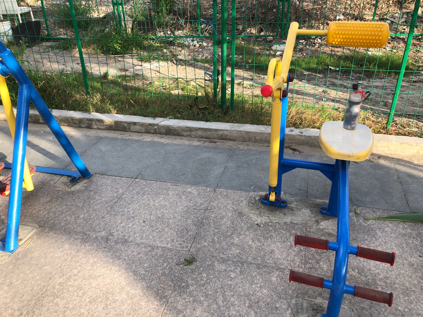 腹背鍛煉器 腹背鍛煉器