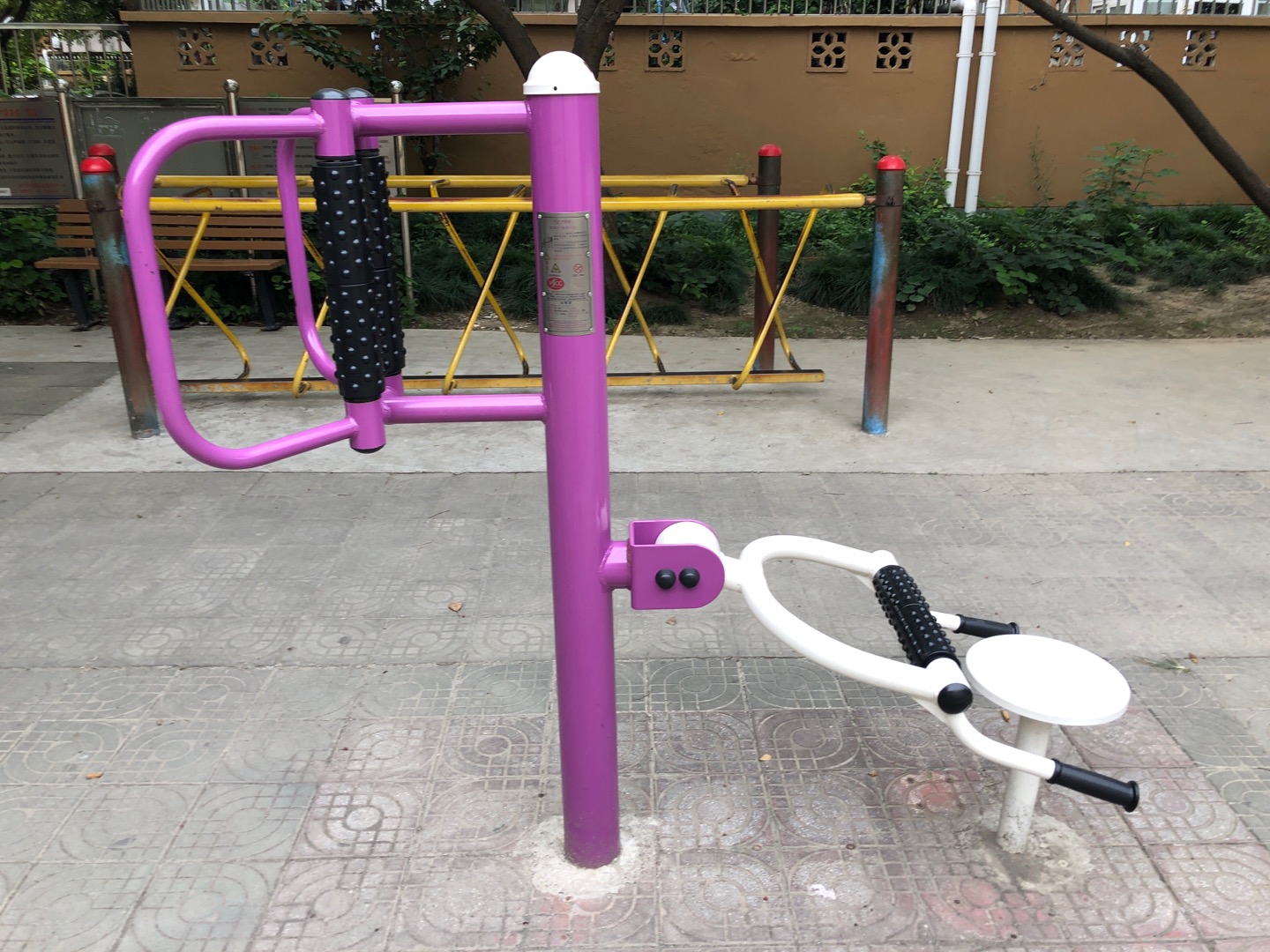 坐式腰背按摩器 坐式腰背按摩器