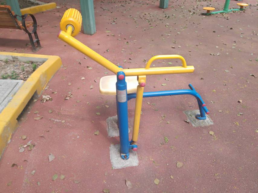 腹背鍛煉器 腹背鍛煉器