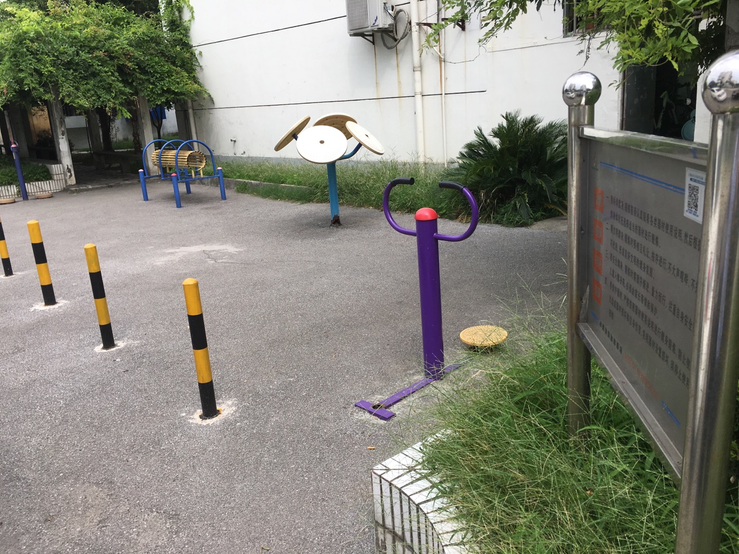 新郁社區(qū)健身苑點(diǎn)（1）