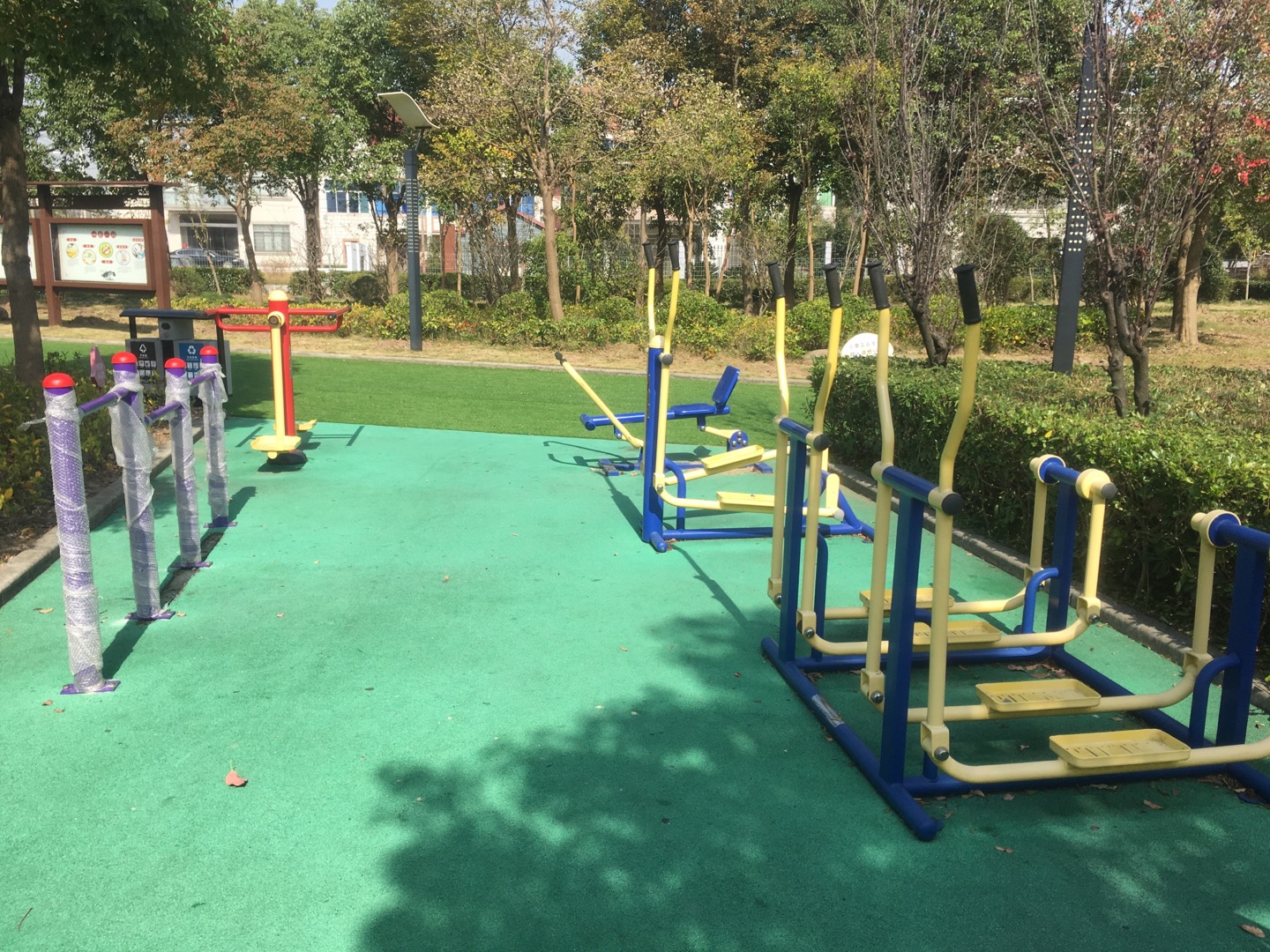 老港鎮(zhèn)牛肚村民委員會秀園健身苑點