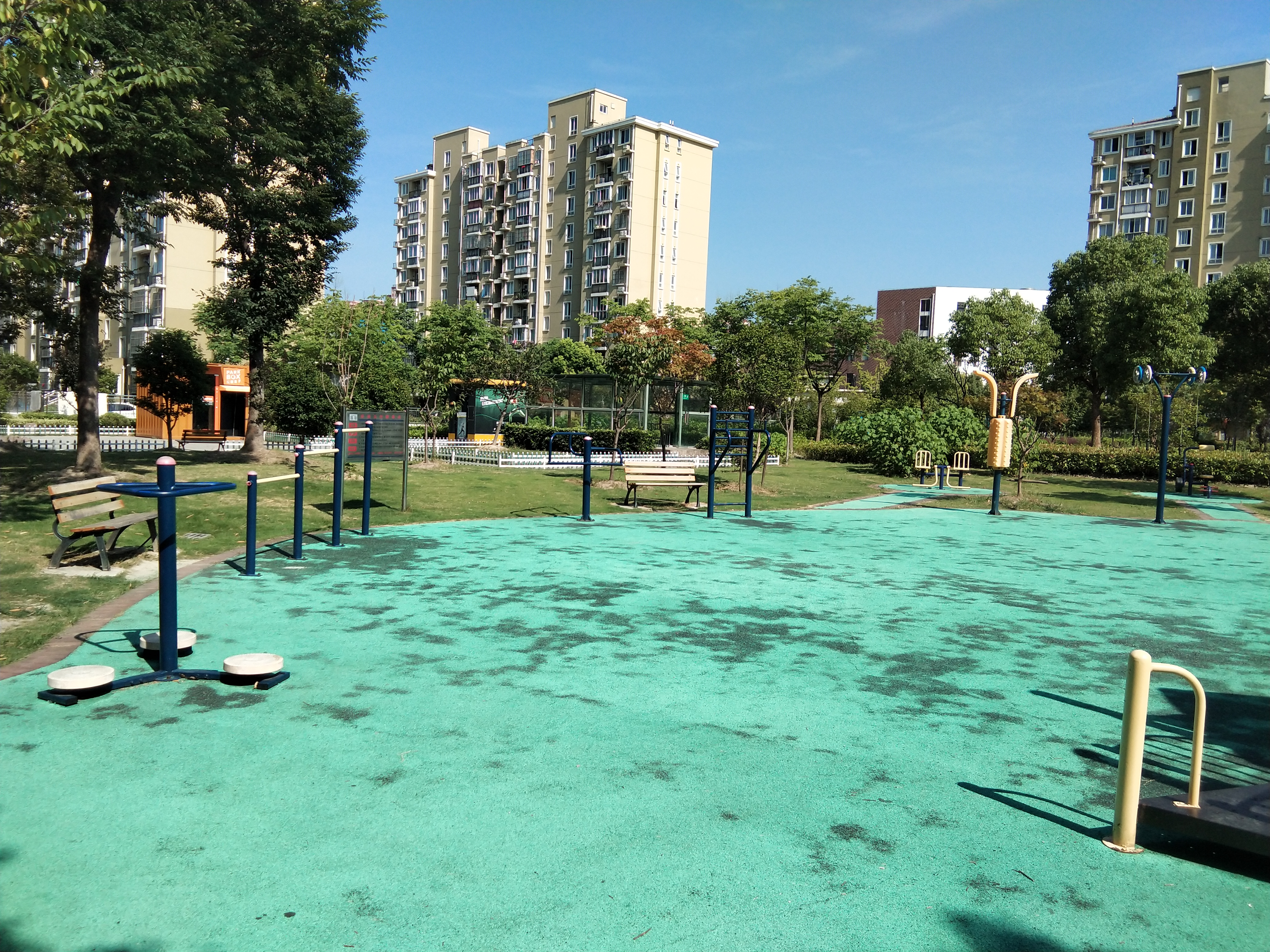 閔浦三居委健身點(diǎn)3