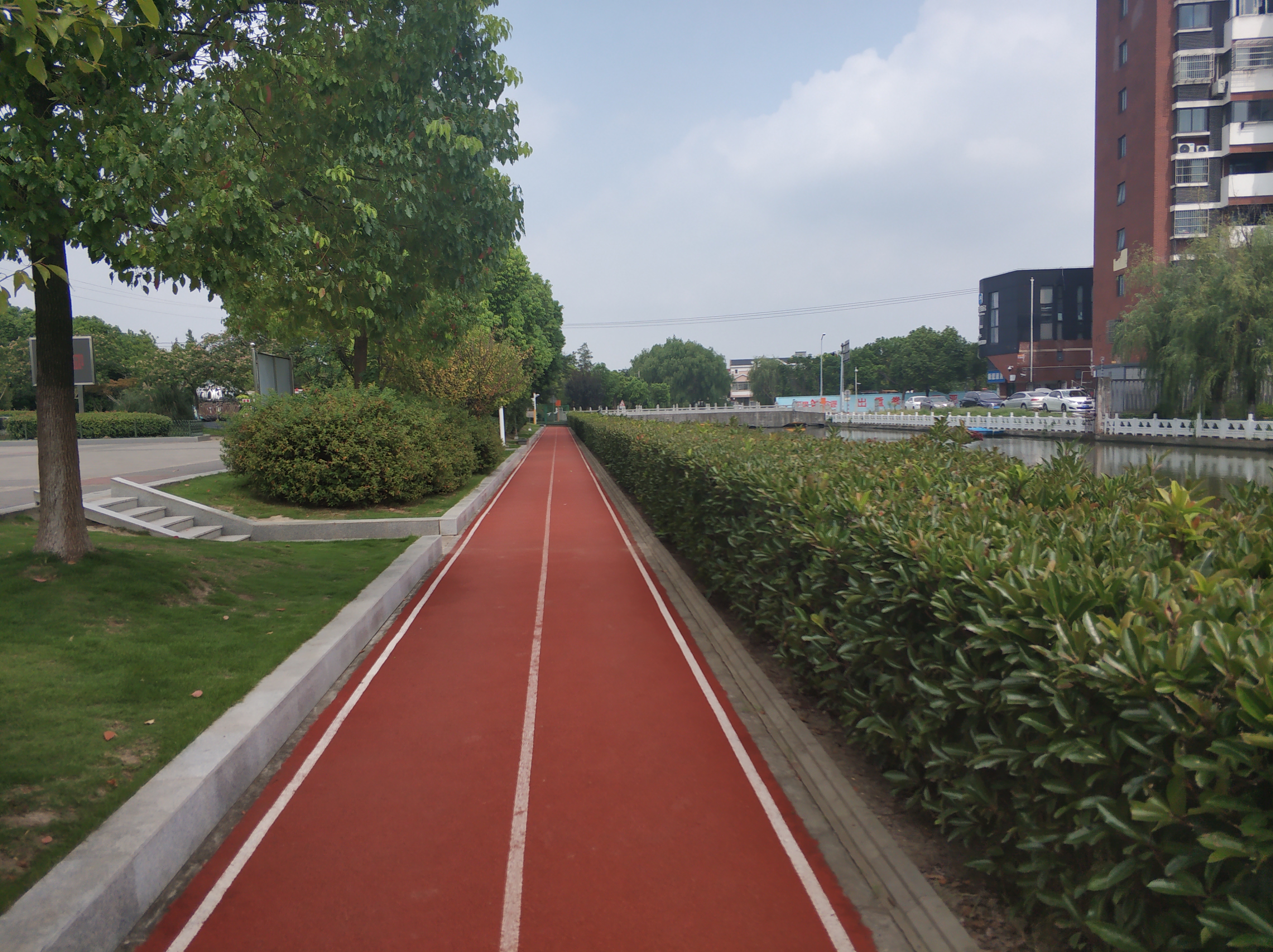 民惠廣場(chǎng)百姓健身步道1