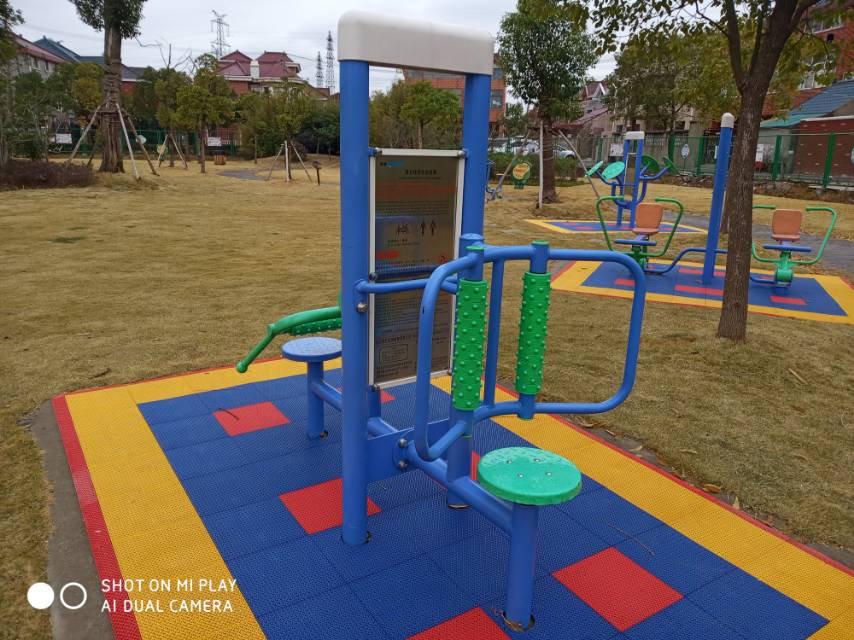 雙立柱腰背按摩器 雙立柱腰背按摩器