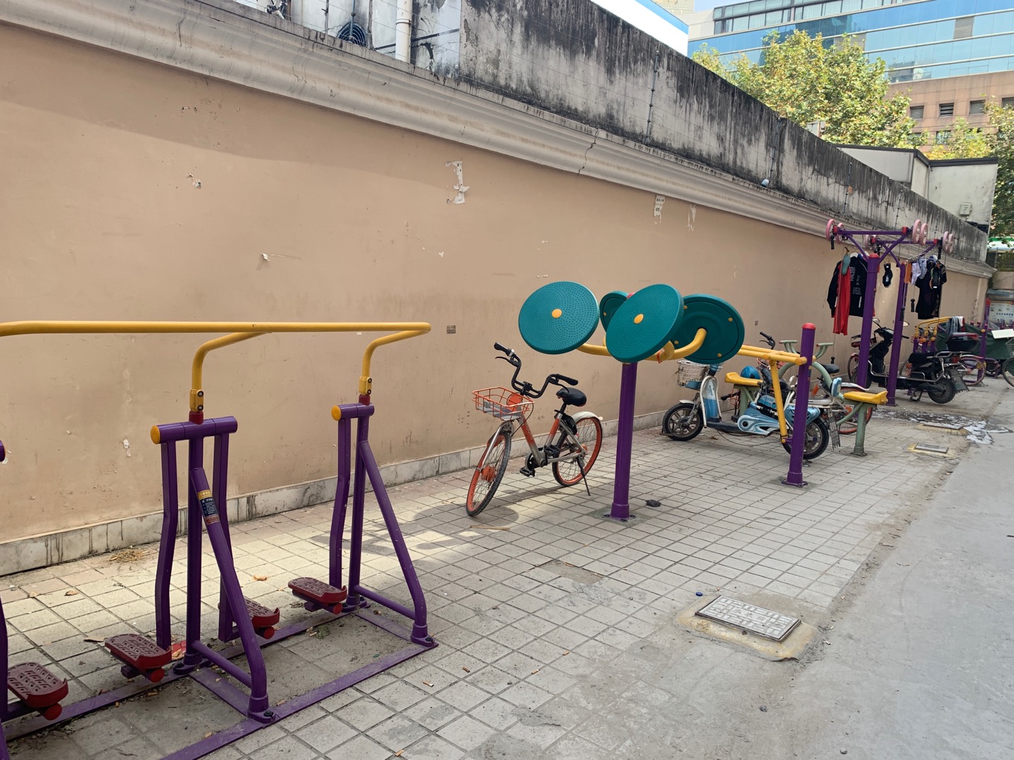 泉東二居委健身點2