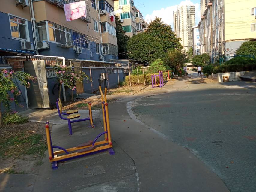 戚家墩居委會(huì)健身點(diǎn)