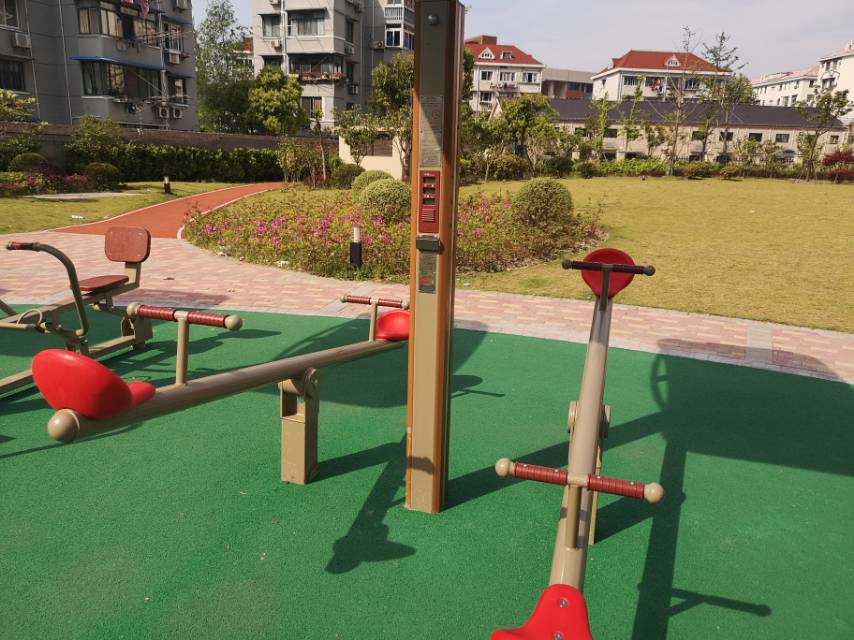 四人兩組蹺蹺板 四人兩組蹺蹺板