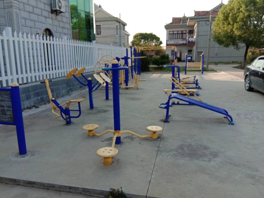 崇明區(qū)中興鎮(zhèn)中興1隊(duì)健身點(diǎn)