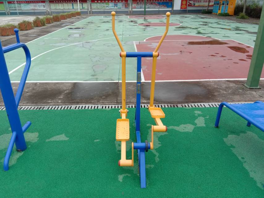 室外橢圓機(jī) 室外橢圓機(jī)