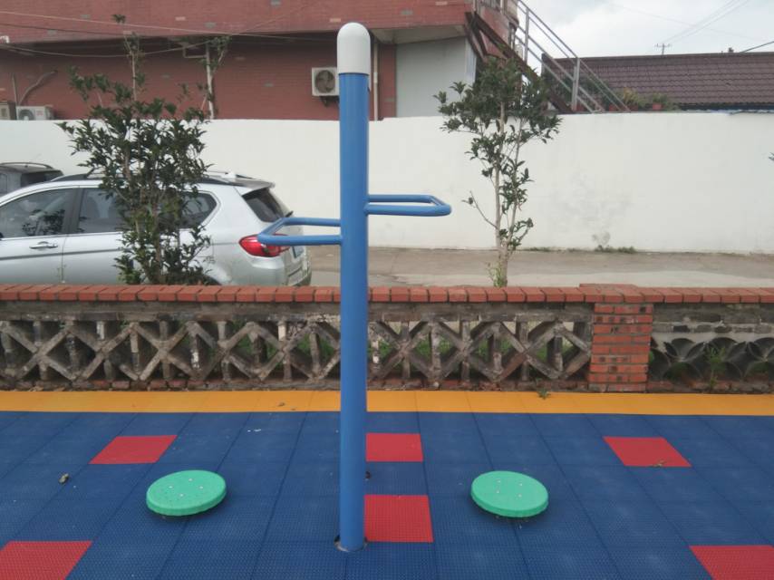 雙立柱扭腰器 雙立柱扭腰器