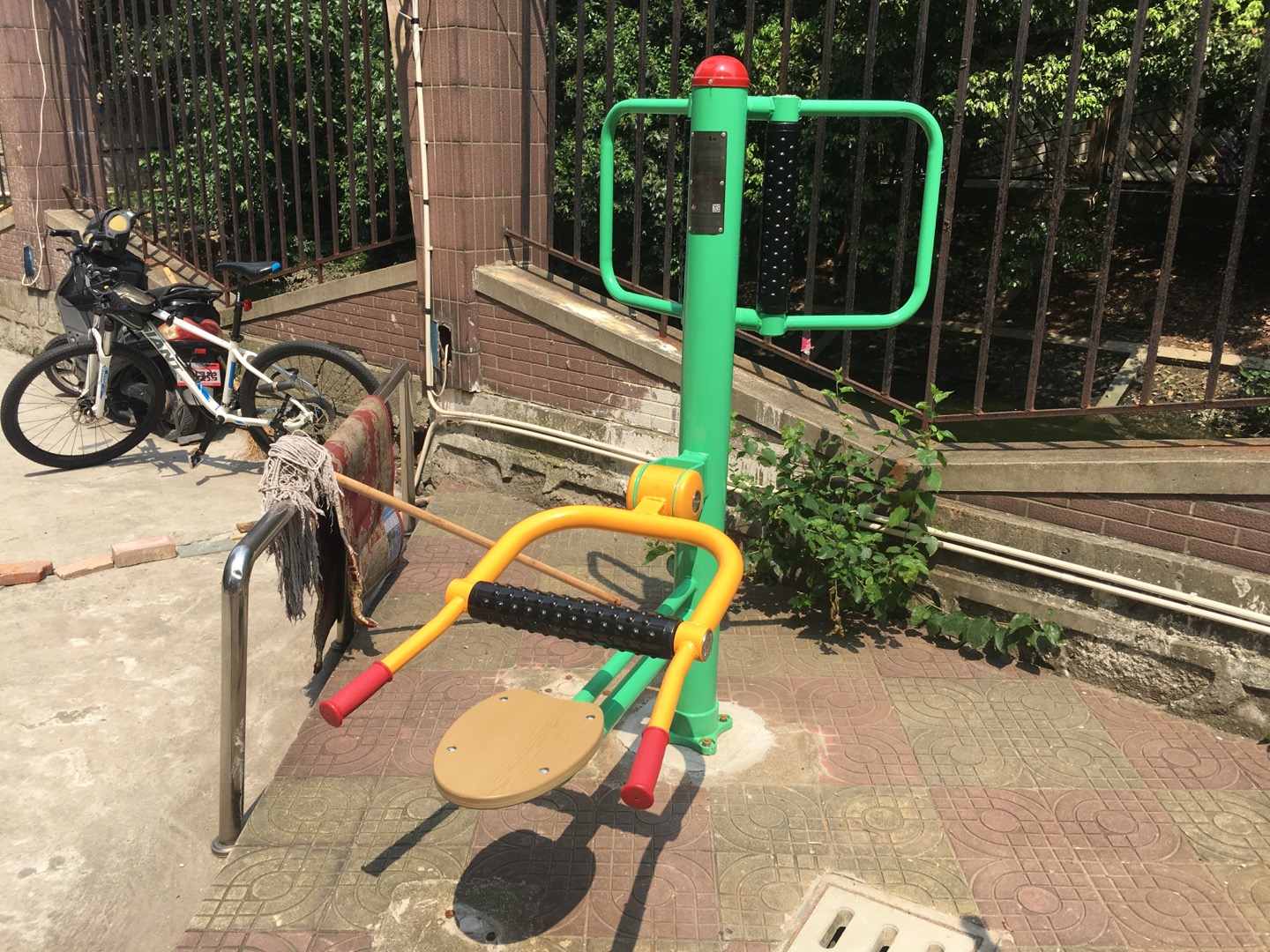 坐式腰背按摩器 坐式腰背按摩器