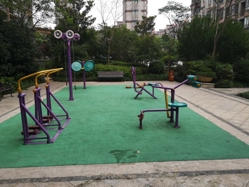 金海街道恒盛湖畔豪庭262弄健身點(diǎn)