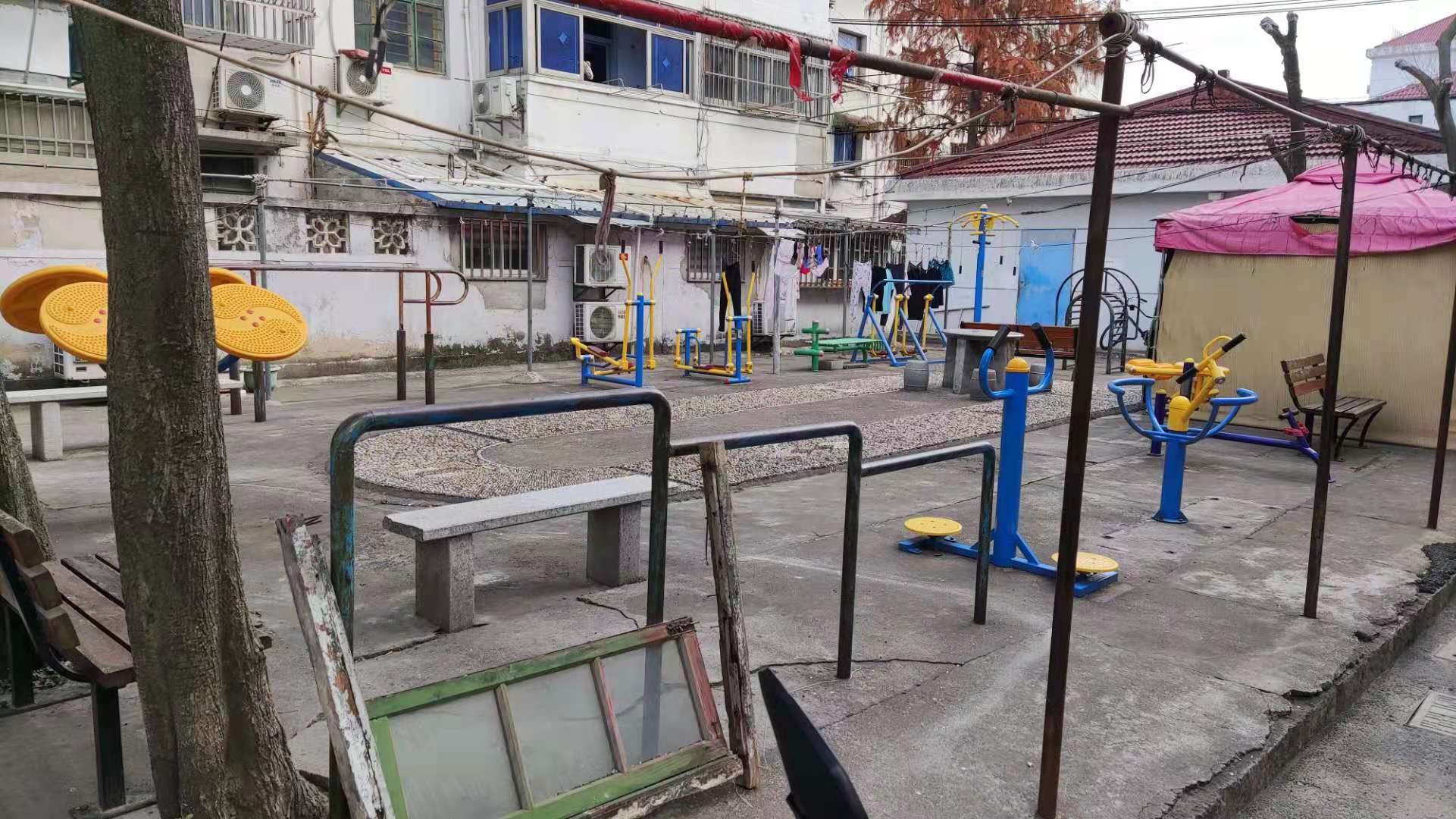 河濱小區(qū)東健身點