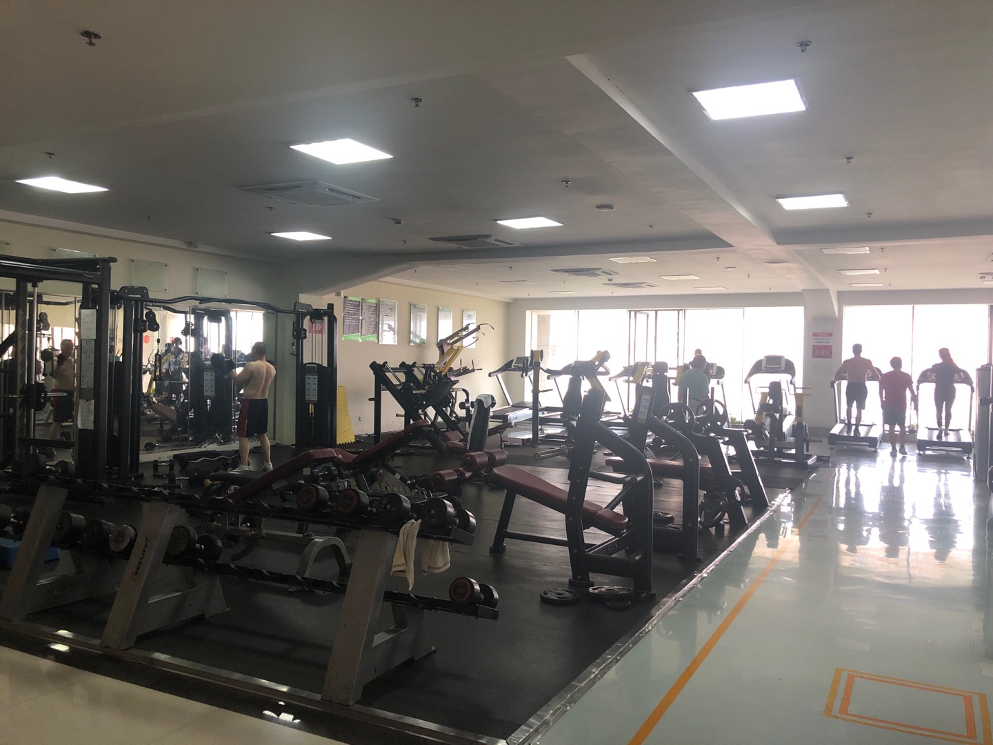 南橋鎮(zhèn)百姓健身房