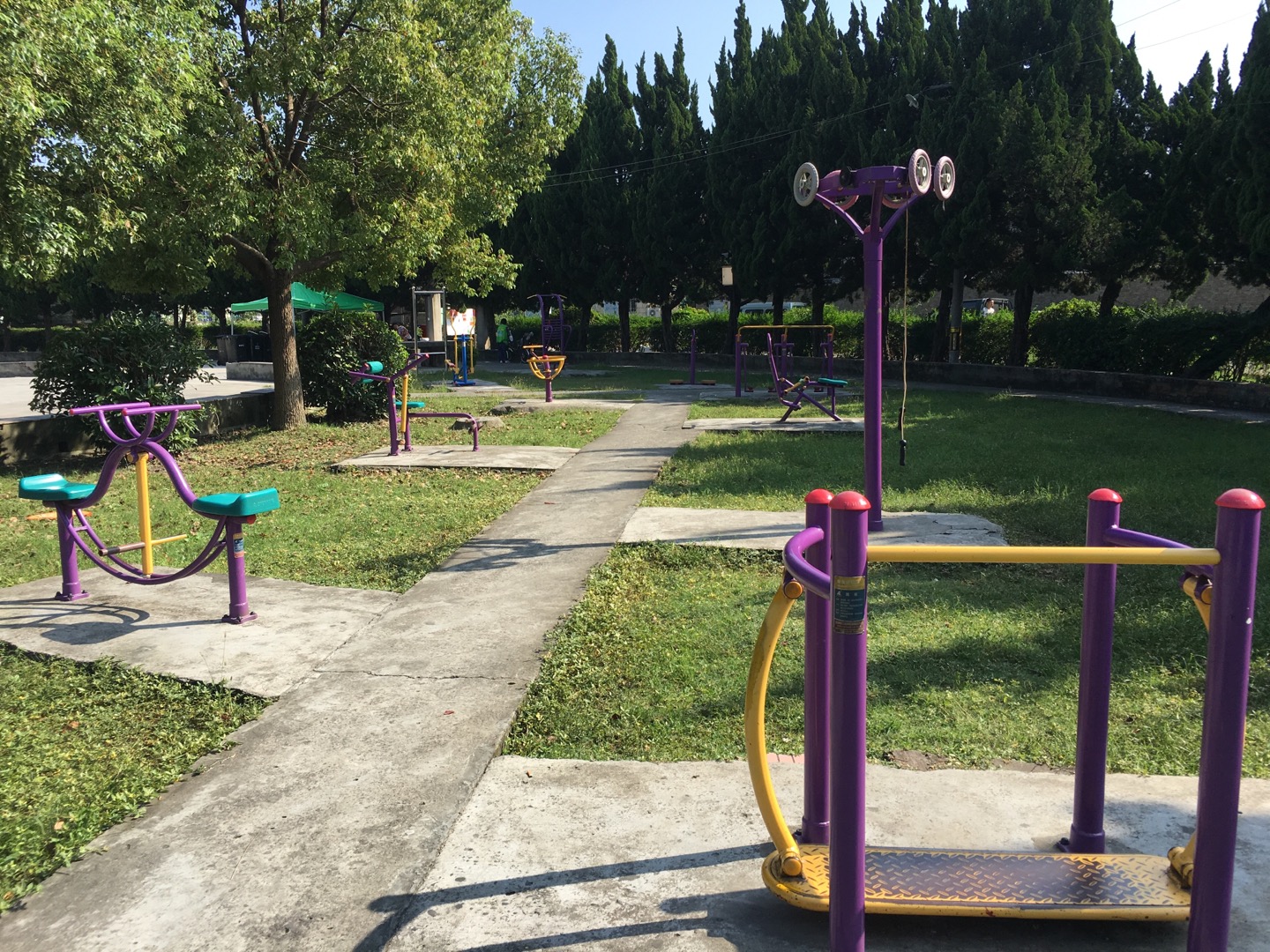 好萊塢小區(qū)健身點(diǎn)