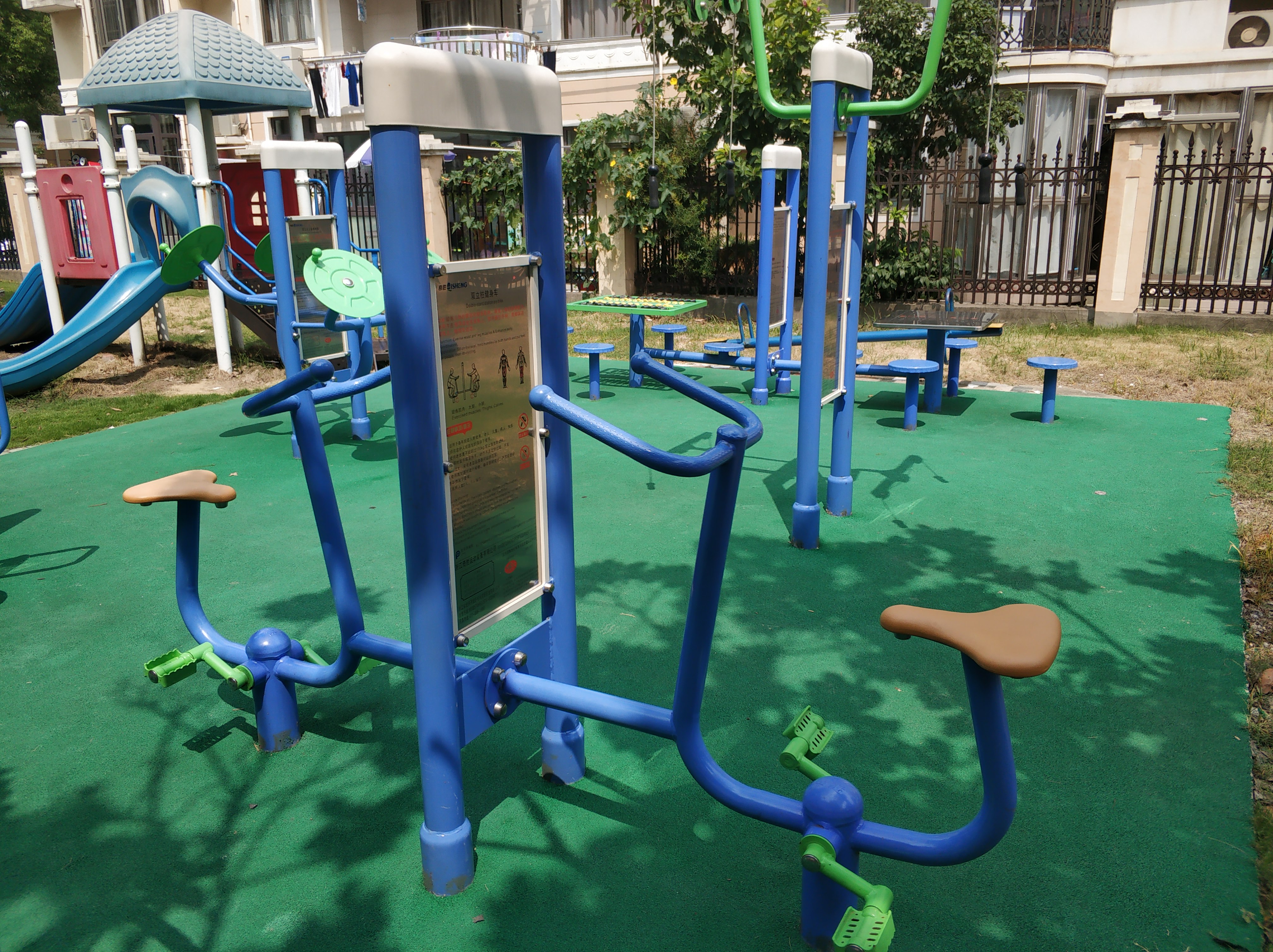 雙立柱健身車 雙立柱健身車