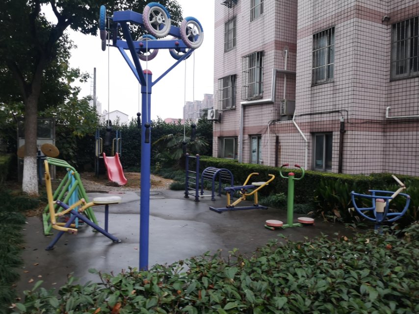 康泰居委健身點(diǎn)