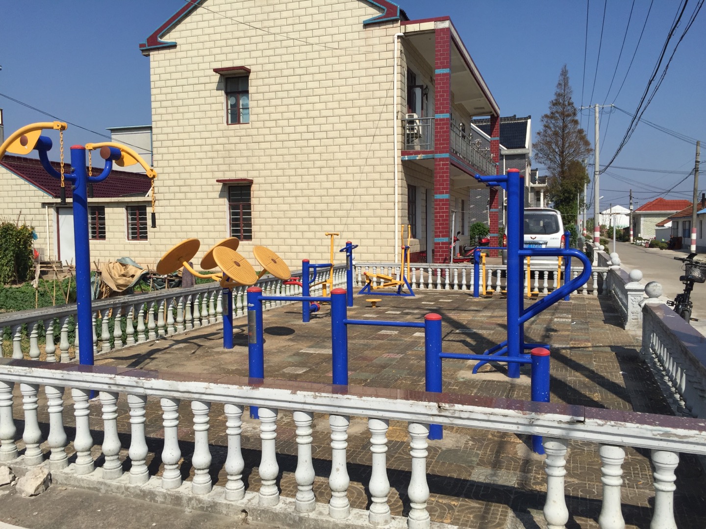 新聯(lián)村五組健身點