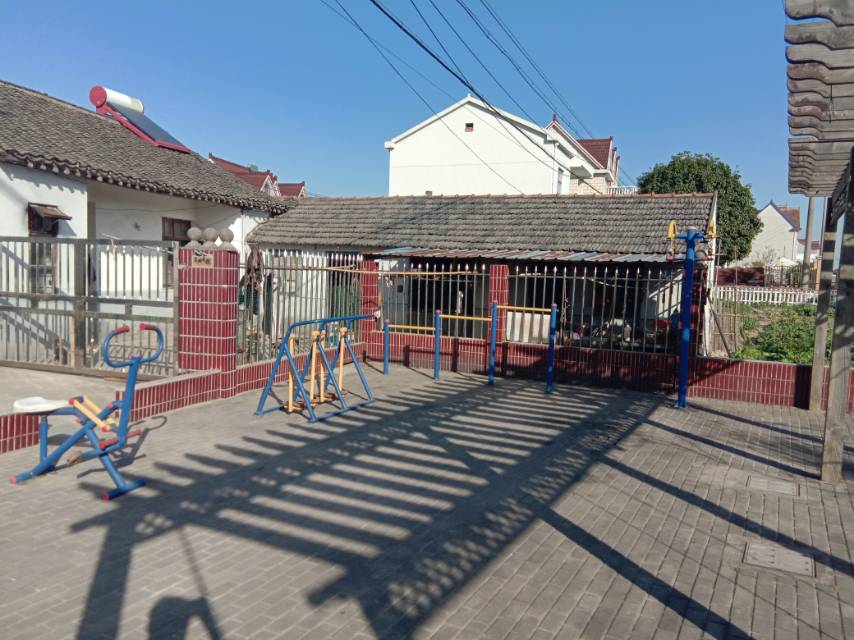 紅三村12組438號(hào)前健身路徑