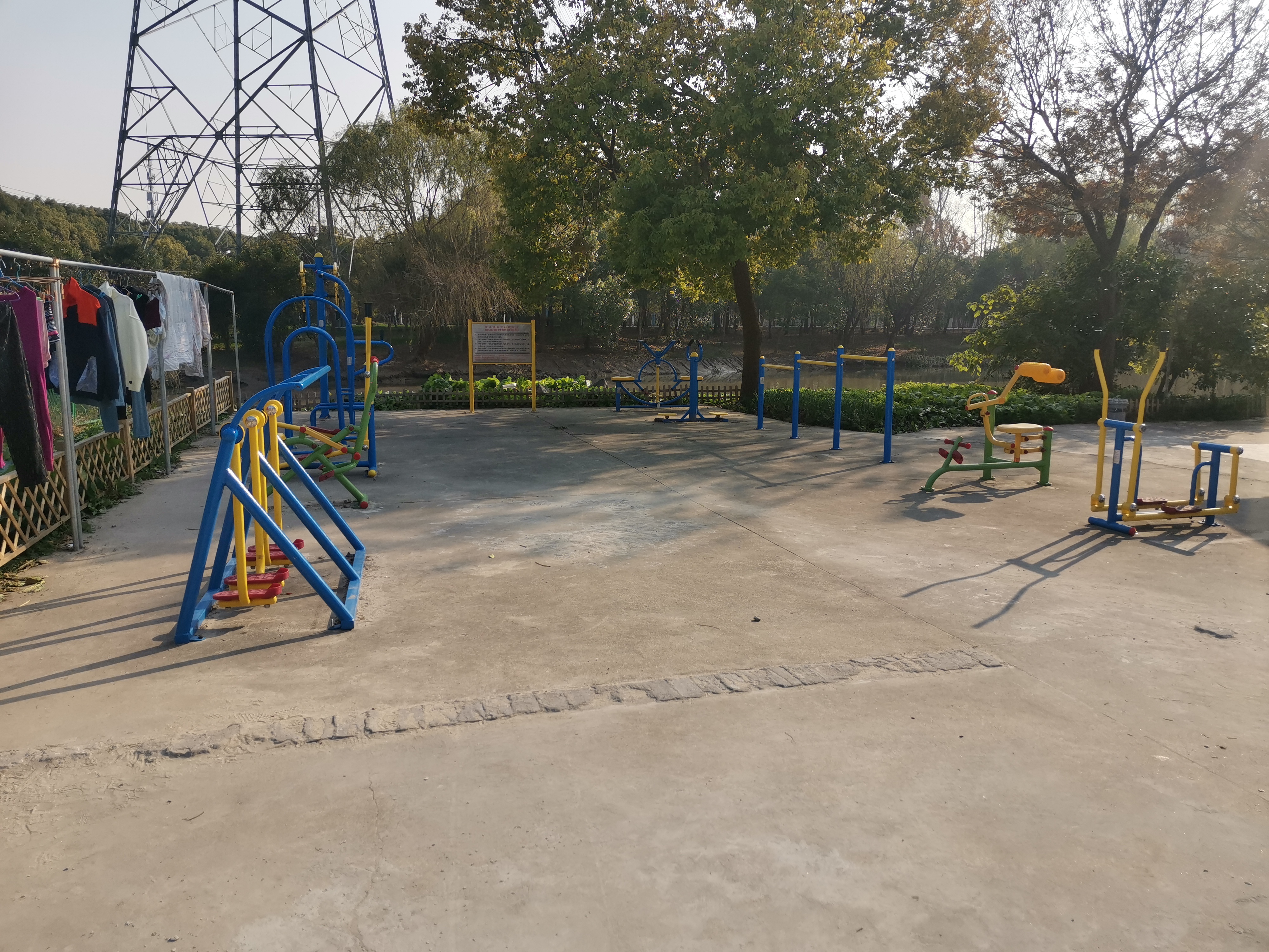 長(zhǎng)元居委健身苑點(diǎn)