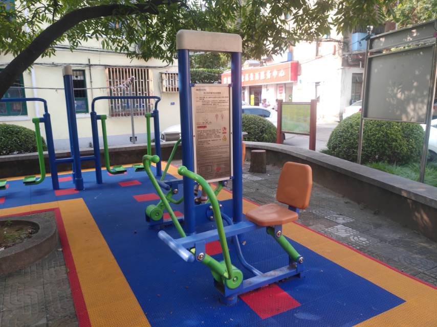 雙立柱平推平拉訓練器 雙立柱平推平拉訓練器