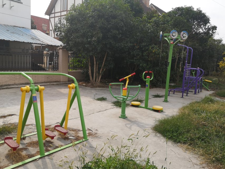 航頭居委健身苑點(diǎn)富田