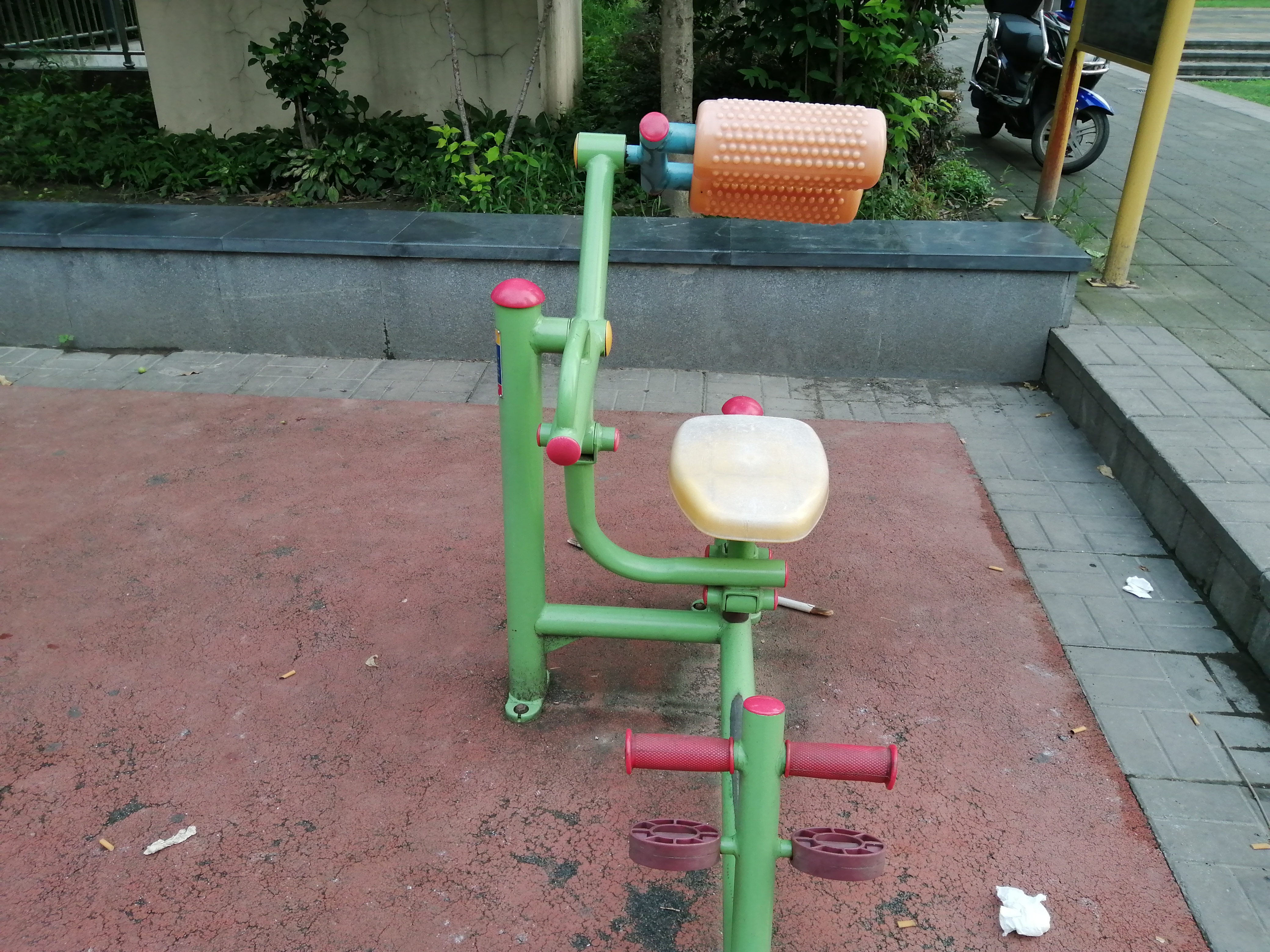 腹背鍛煉器 腹背鍛煉器