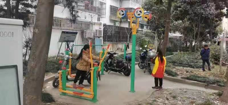 臨河小區(qū)健身點(diǎn)